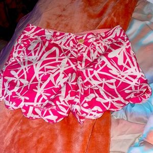 Lilly Pulitzer scalloped shorts!